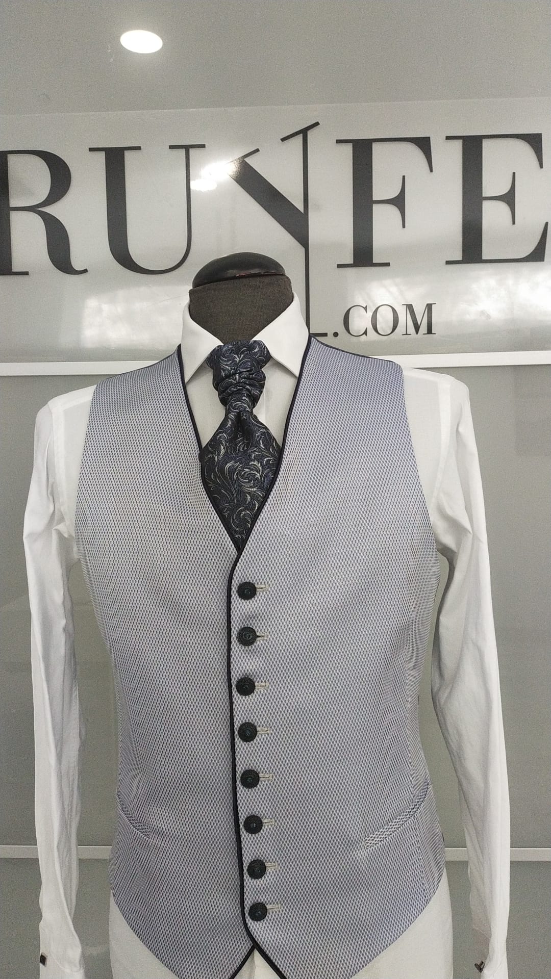 Ruyfe |Trajes de Novio |Chalecos |